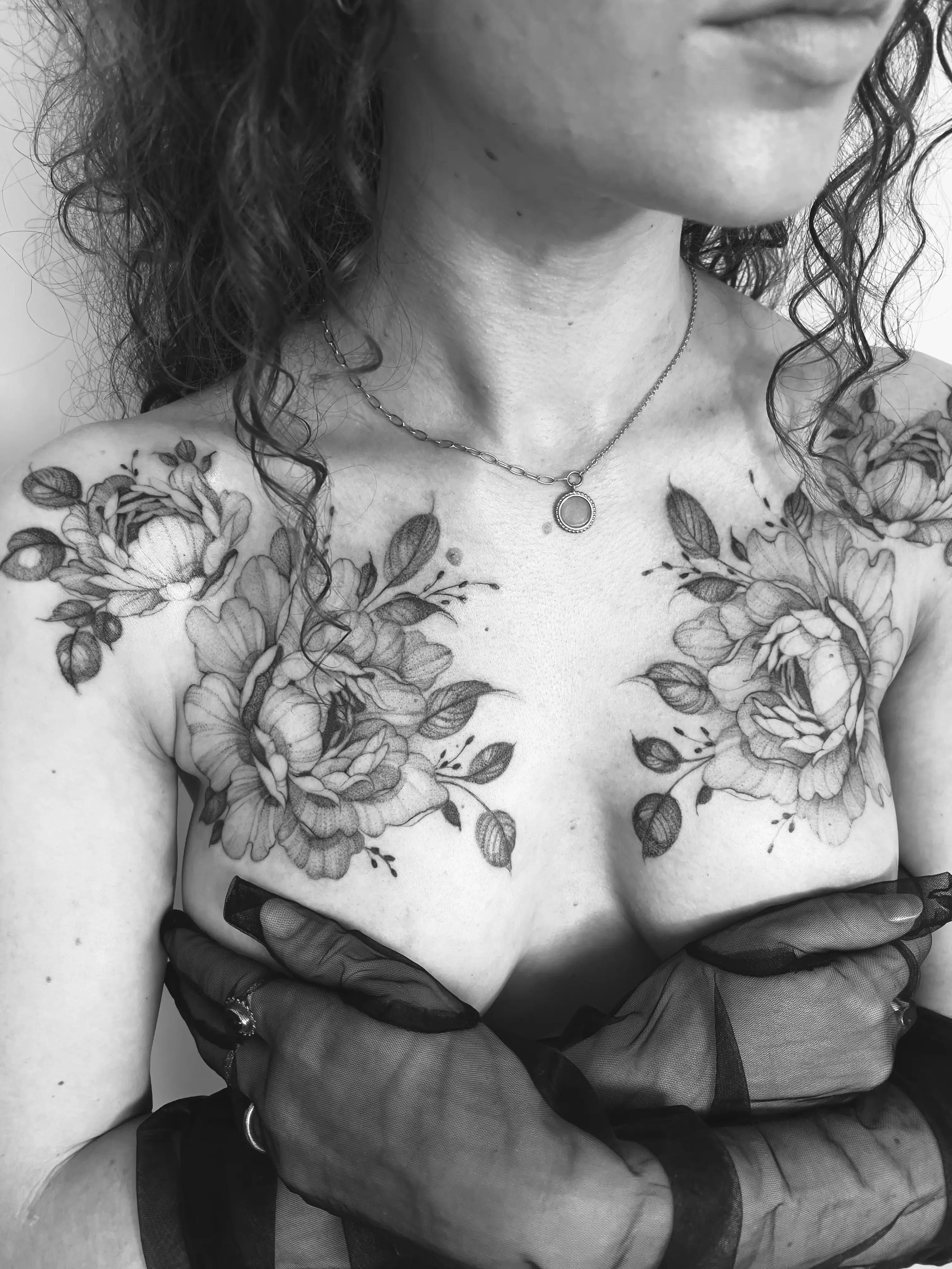 Tatouage Pivoines — Lilou Mommers Bordeaux